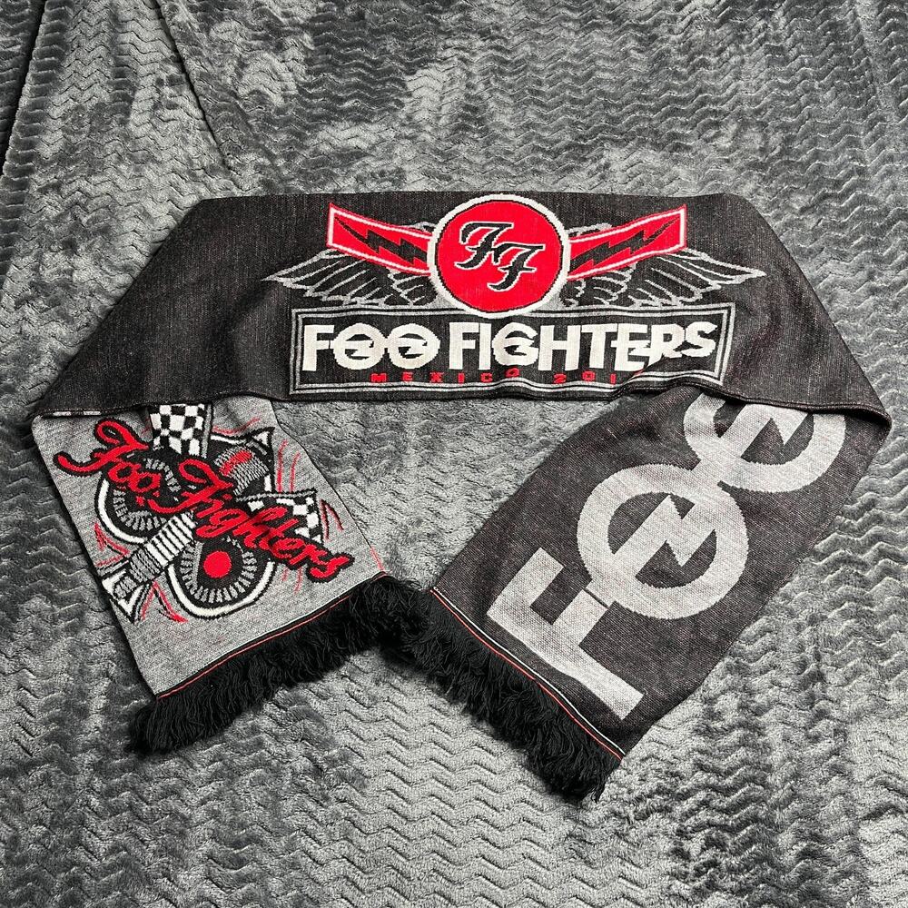 Foo fighters knitted scarf